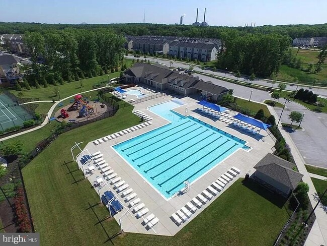 Building Photo - 844 Oriole Ave