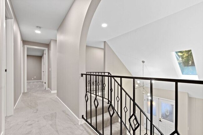 Building Photo - Stunning Private AIR CONDITIONED Dream Home in Coveted Bridal Trails