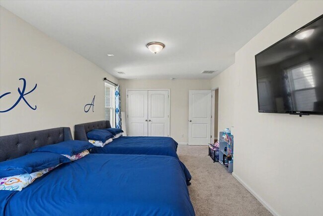 Building Photo - Stunning 5 Bed/3.5 Bath Home in Buckhead East