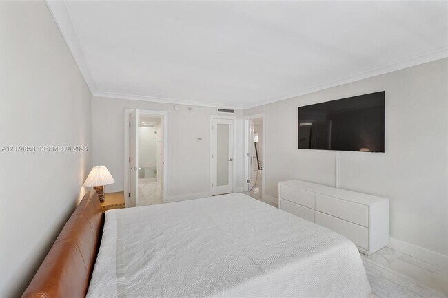 Building Photo - 5555 Collins Ave