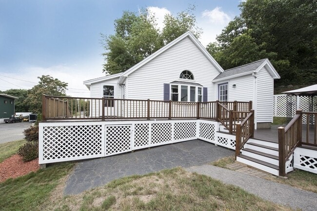 Building Photo - 75 Saugus Ave