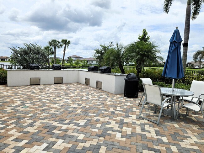 Building Photo - 5286 Nevola Ave