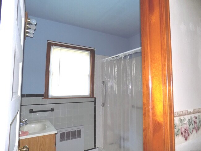 Building Photo - 224 Brightwood Ave