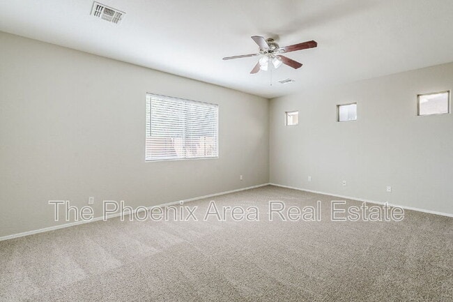 Building Photo - 45929 W Sky Ln
