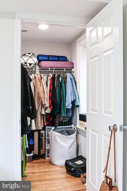 Building Photo - 1734 Bolton St