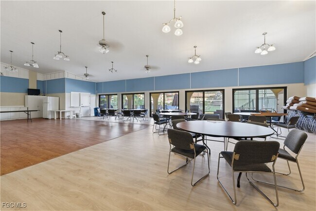 Building Photo - 6150 Whiskey Creek Dr