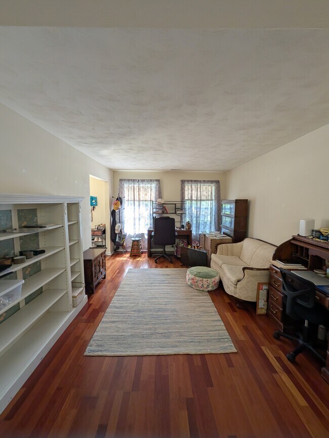 Building Photo - 1593 Winthrope Dr