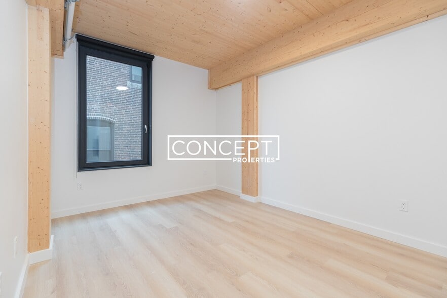 Building Photo - 11 E Lenox St