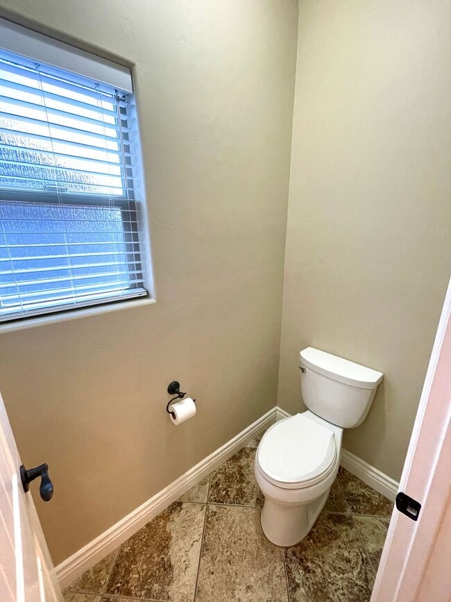 Building Photo - Elegant 3 Bedroom, 2 bathroom Home in Legacy Ranch Neighborhood in Central Kingman!