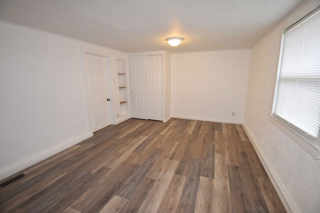 Building Photo - 2 Bedroom Home For Rent Fortville IN