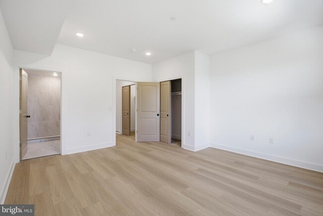 Building Photo - 3931 Fairmount Ave