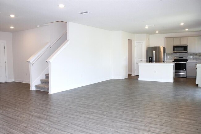 Building Photo - 30600 Thunderbird Dr