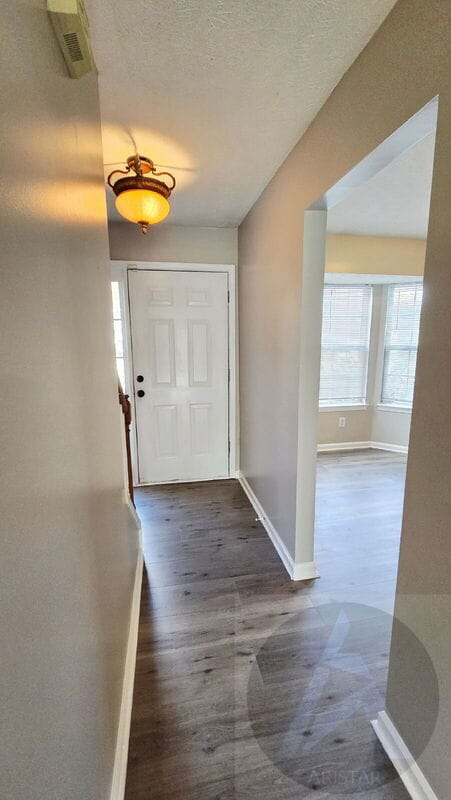 Building Photo - 1695 Barrington Overlook