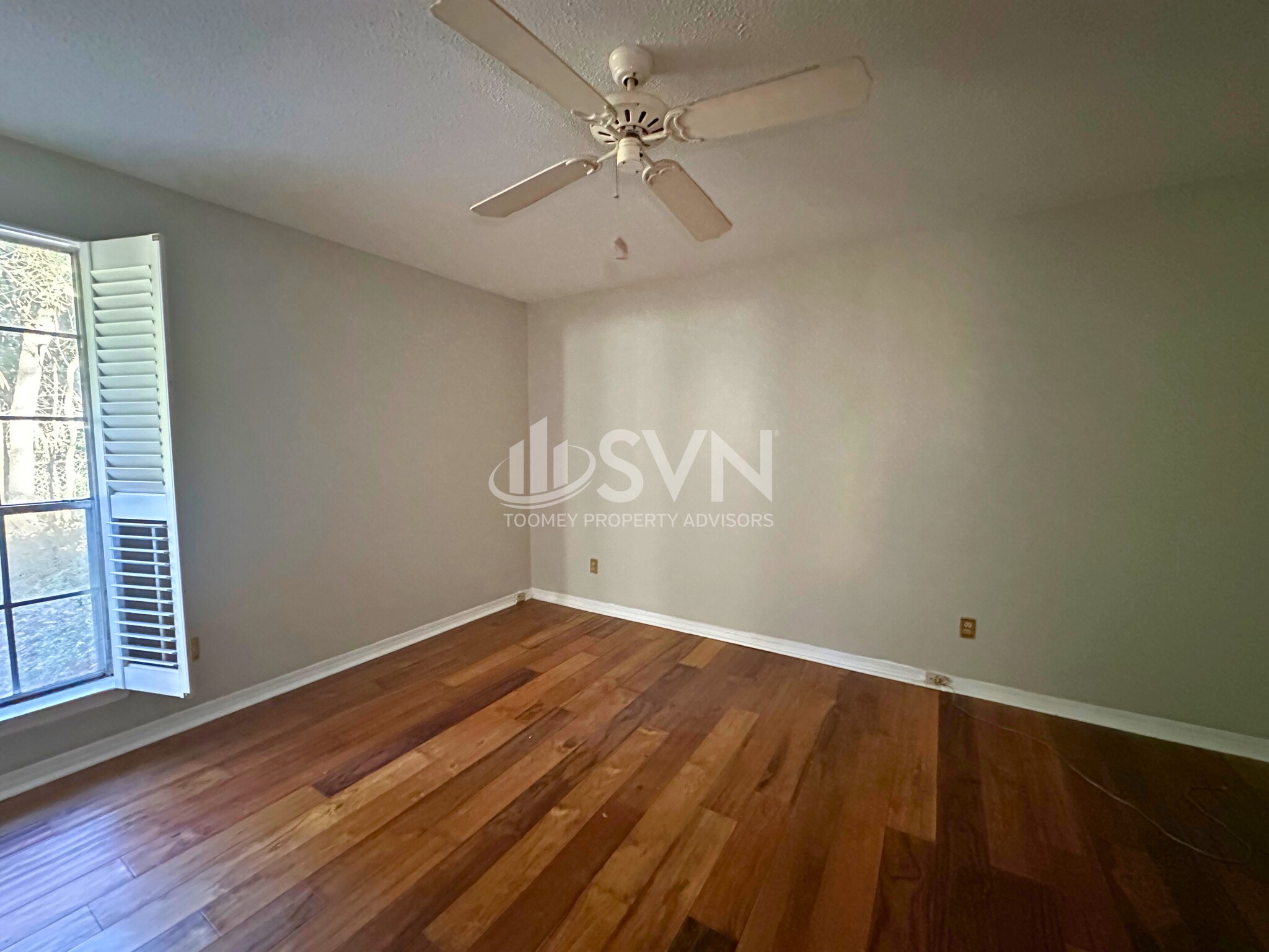 Building Photo - 56 Alan Dr