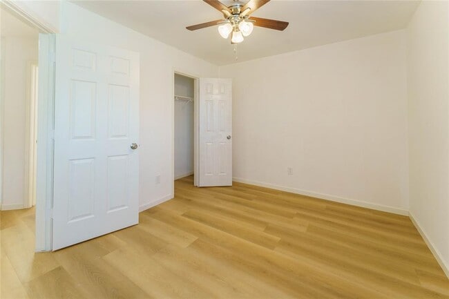 Building Photo - 1109 Hilltop Dr