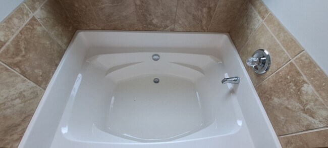 Building Photo - 259 Crown Heights Way