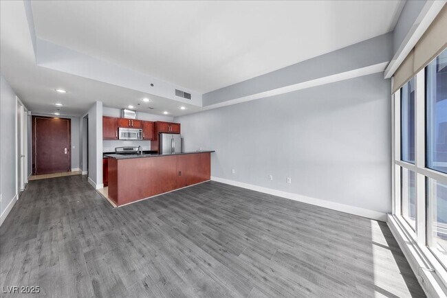 Building Photo - 4575 Dean Martin Dr