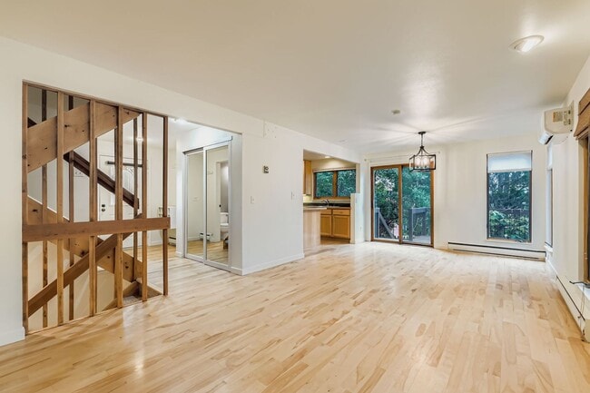 Primary Photo - Beautiful 4-Bedroom Home with Mountain Vie...
