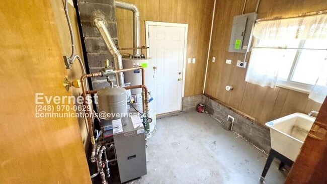 Building Photo - 2-Bedroom, 1-Bath Home in a Convenient Loc...