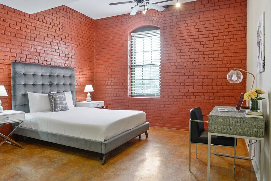 Building Photo - 1041 Constance St