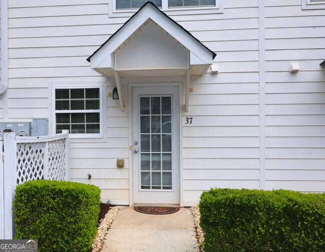 Building Photo - 37 Intown Pl