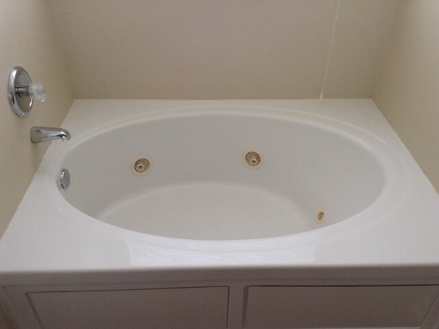 Building Photo - 2476 Ingleside Dr