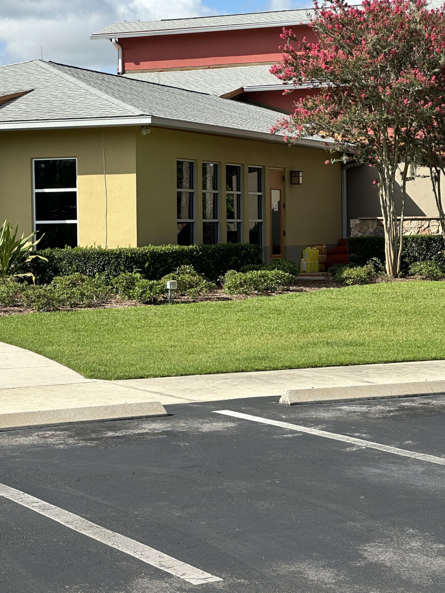 Building Photo - 4500 SW 52nd Cir