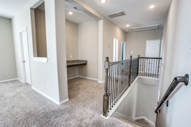 Building Photo - 22503 Miramar Bend Dr