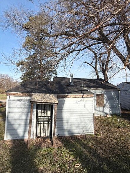 Building Photo - 730 N 74th St