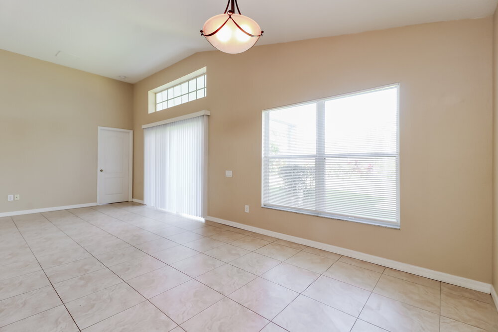Building Photo - 5612 Terrain De Golf Dr