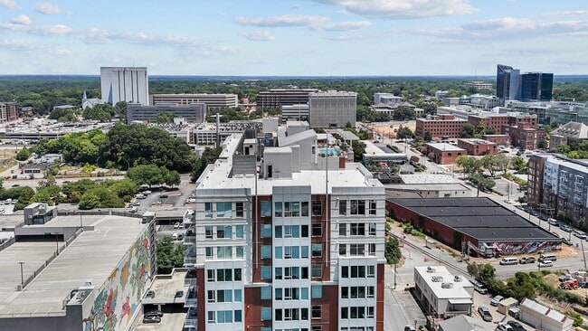 Building Photo - 400 W North St