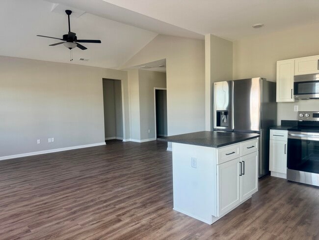 Building Photo - 100 Sidewinder Dr