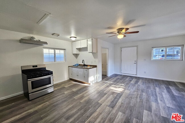 Building Photo - 19759 Roscoe Blvd