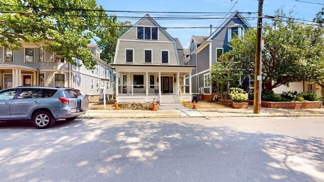 Building Photo - 139 Sycamore St