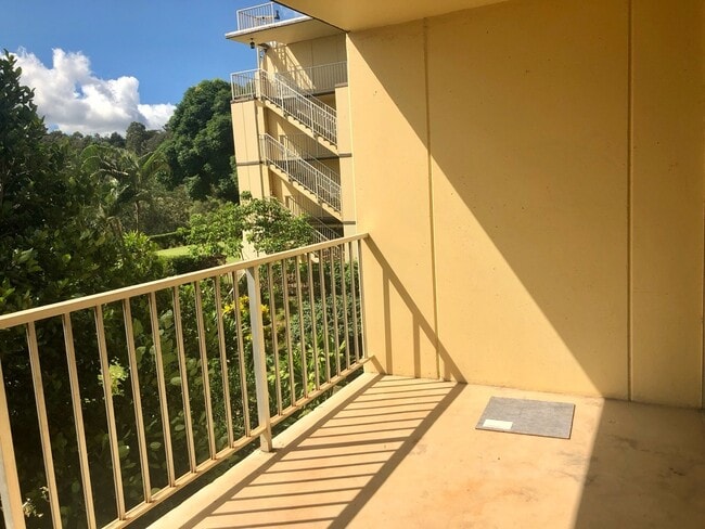 Building Photo - 95-2048-2048 Waikalani Pl