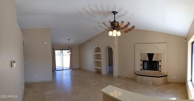 Building Photo - 14052 N La Casa Dr