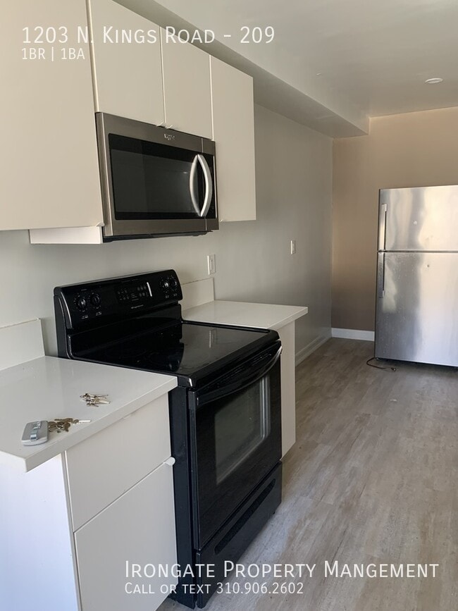 Building Photo - 1203 Kings Rd