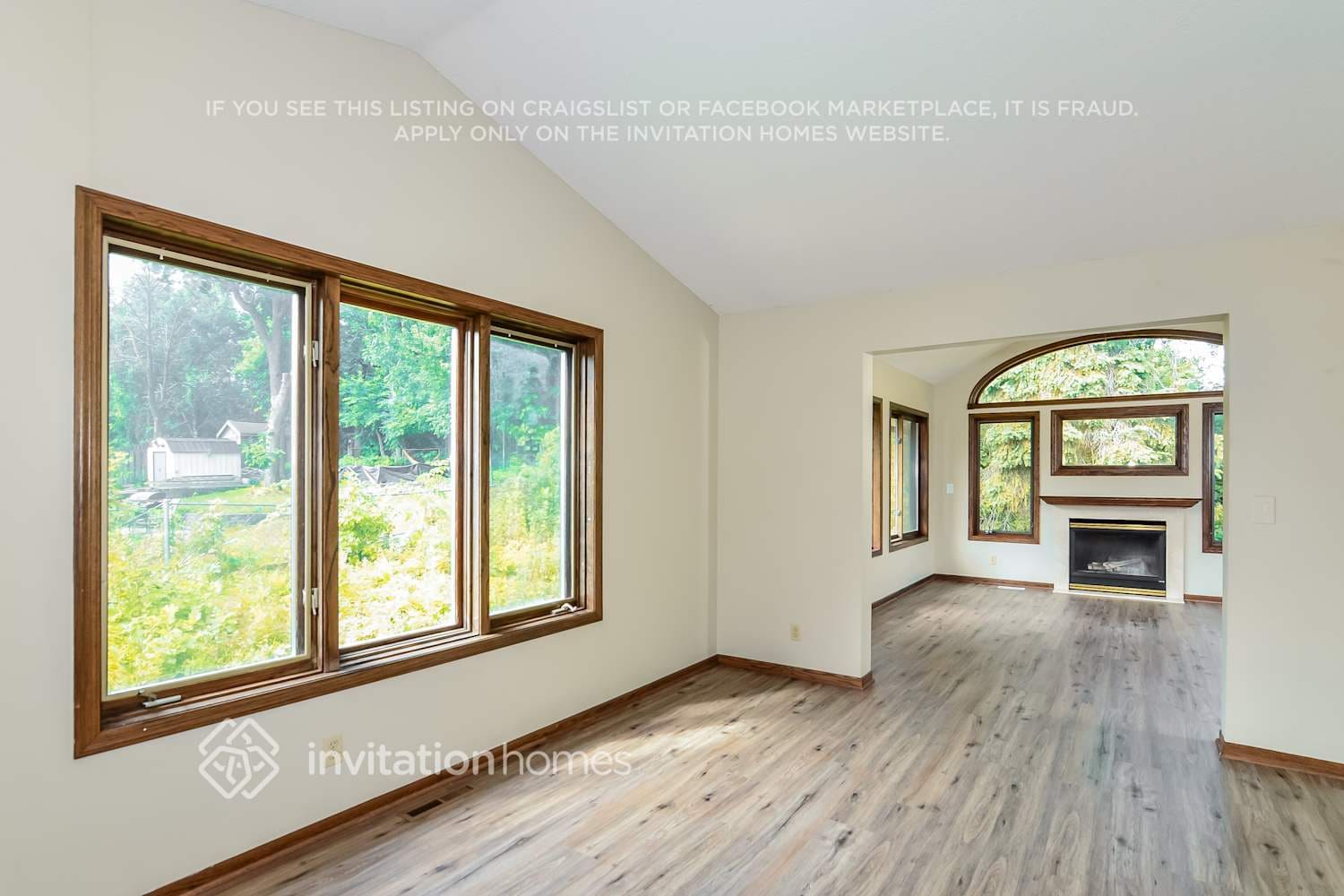 Building Photo - 1609 Lakewood Dr N