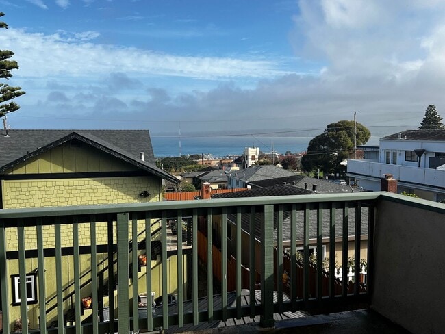 Interior Photo - 724 Spencer St