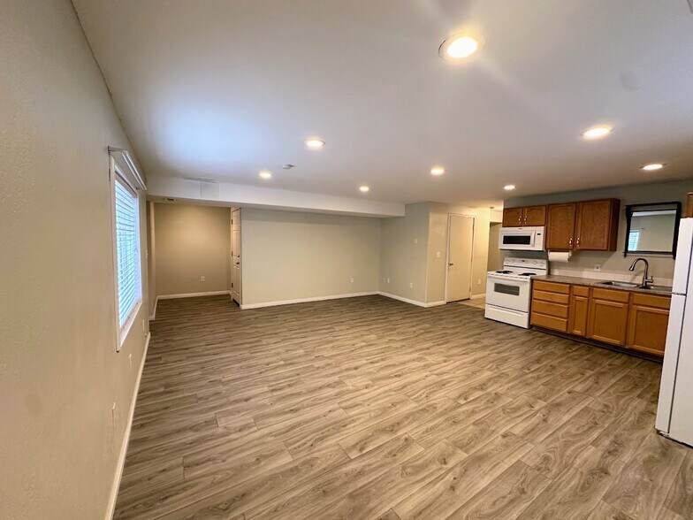 Building Photo - 3453 Kennekuk Cir