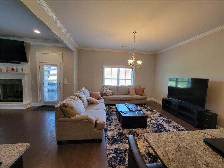 Building Photo - 104 Jane Ct