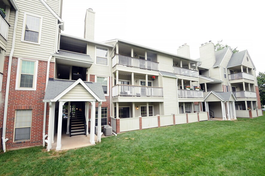 Building Photo - 3903 Penderview Dr