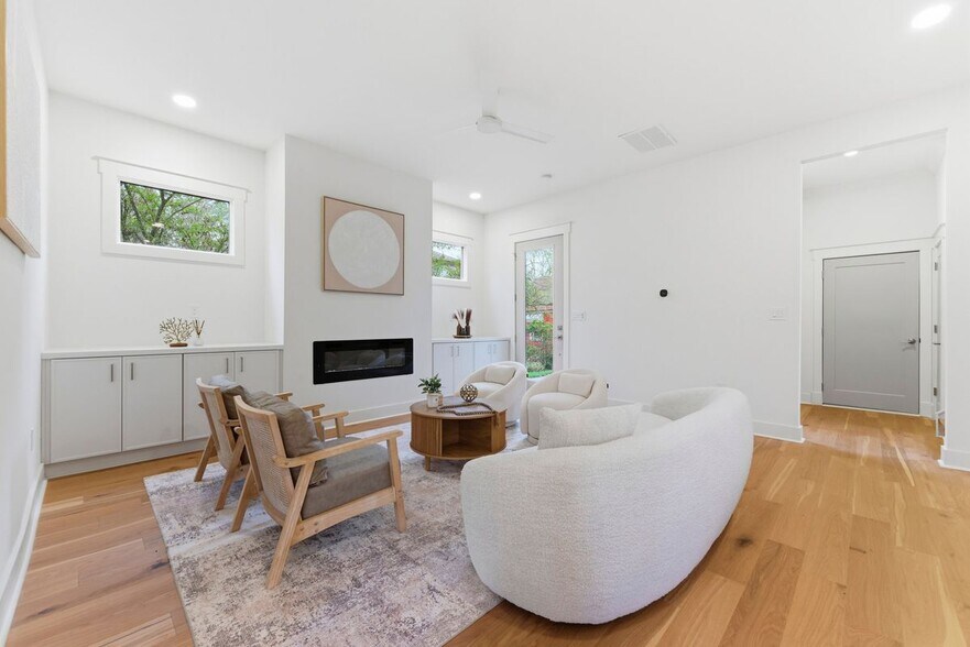 Building Photo - 205 Whitefoord Ave NE