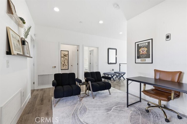 Building Photo - 5487 Blanco Way