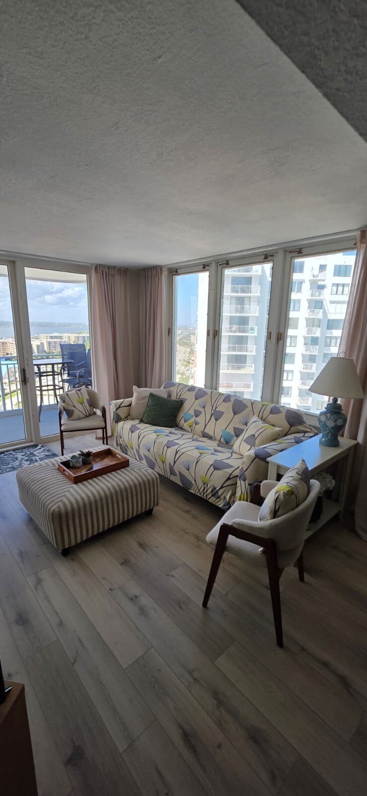 Building Photo - 3047 S Atlantic