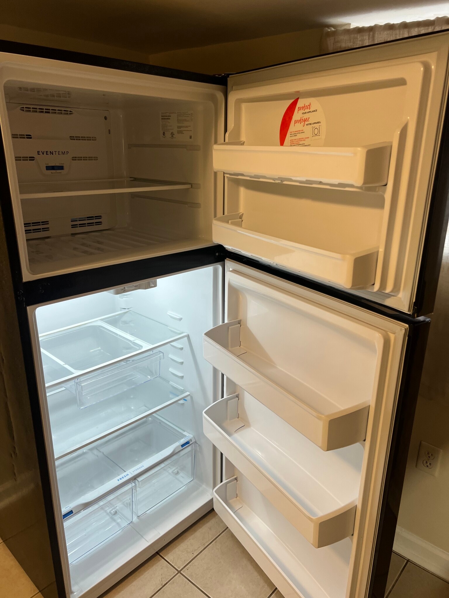 Refrigerator - 818 Whitelock St