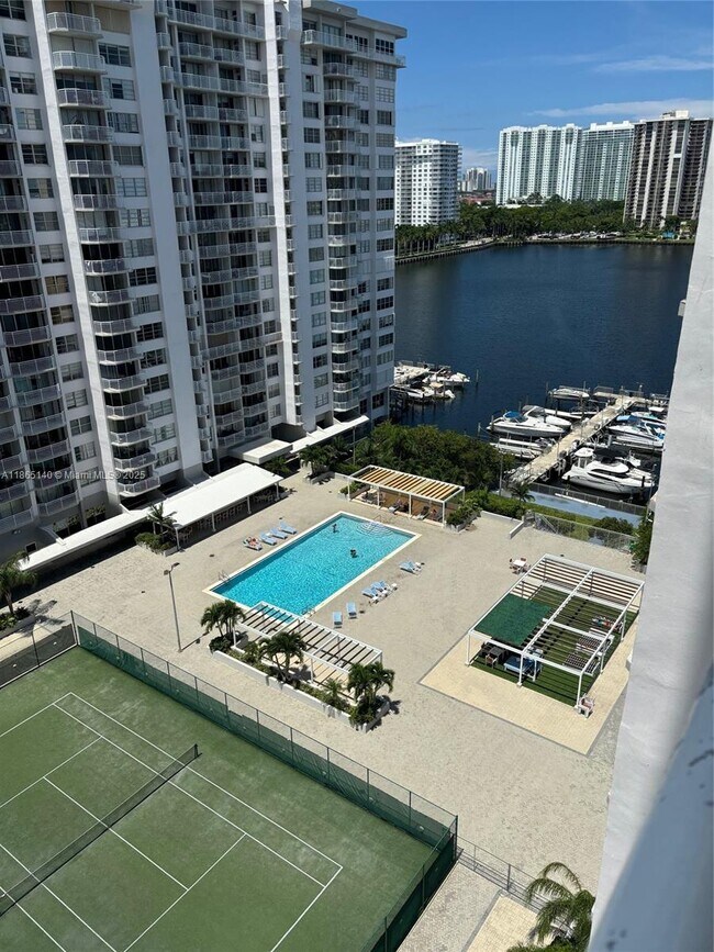 Building Photo - 18041 Biscayne Blvd