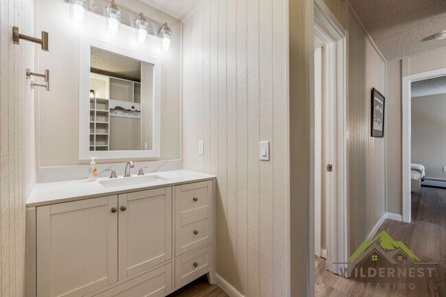 Building Photo - Fully Remodeled Gold Camp 2 Bed/1Bath