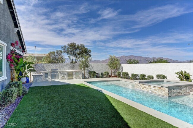 Building Photo - 6390 Montrose Park Ct