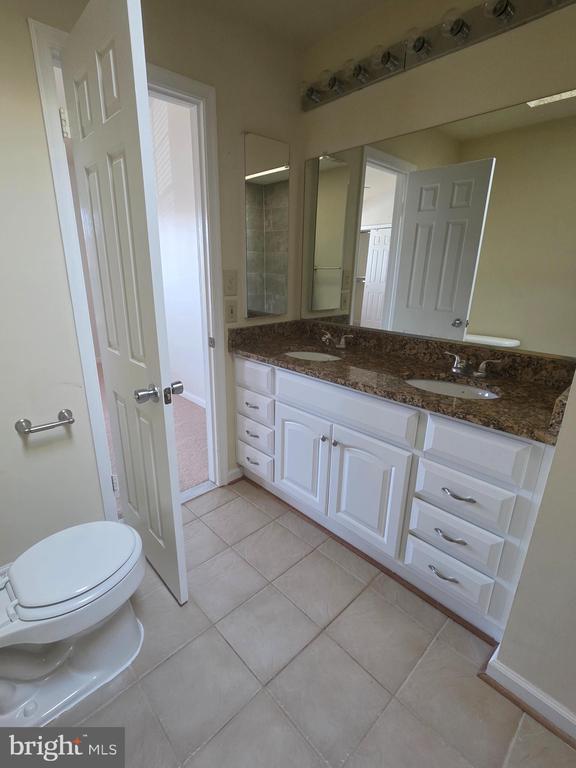 Building Photo - 7766 Black Horse Ct
